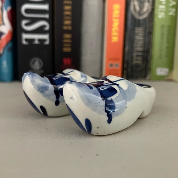 Pair of Delft of Holland mini clogs - Picture 3 of 8